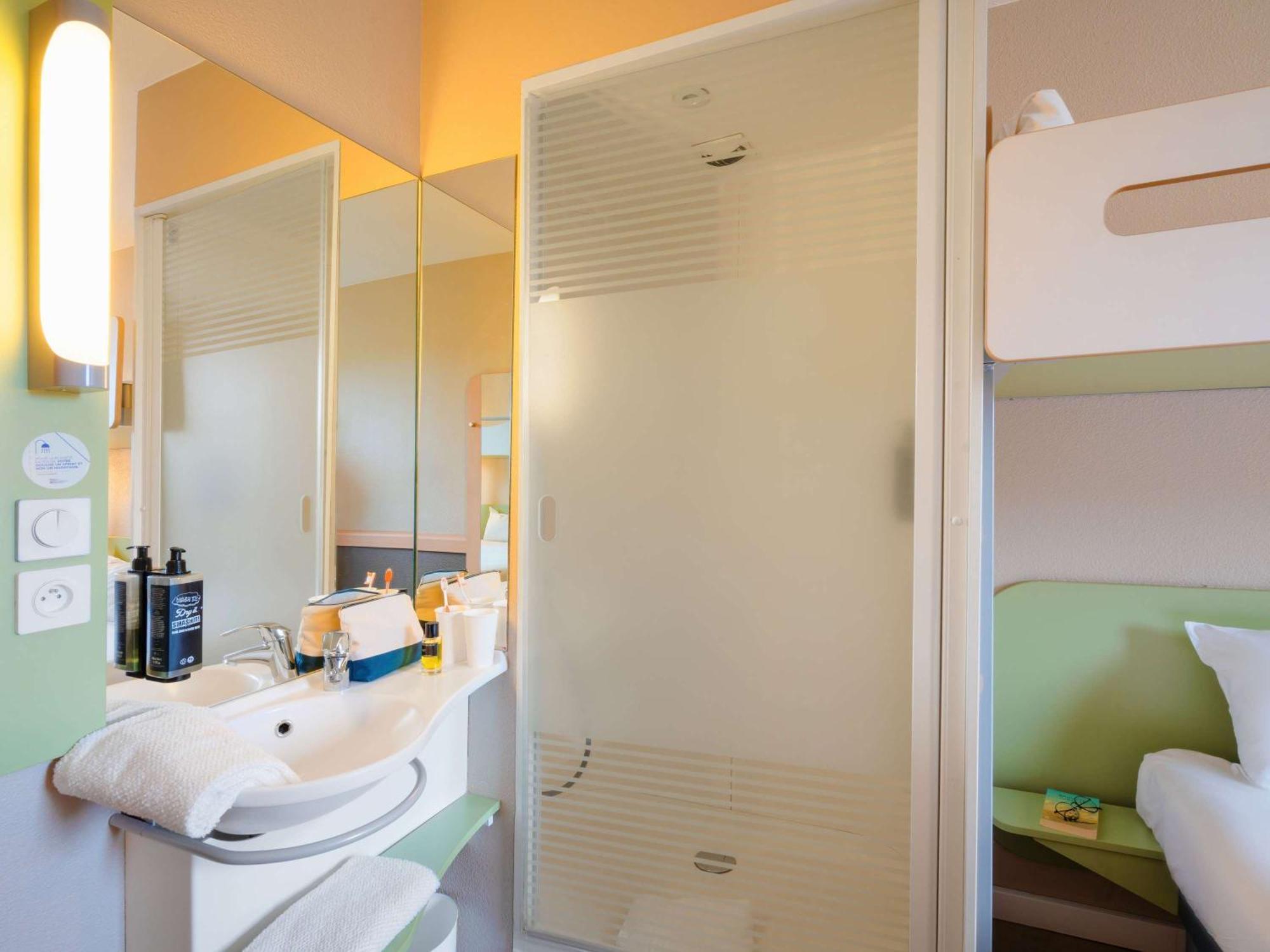 Ibis Budget Manosque Cadarache Exterior photo