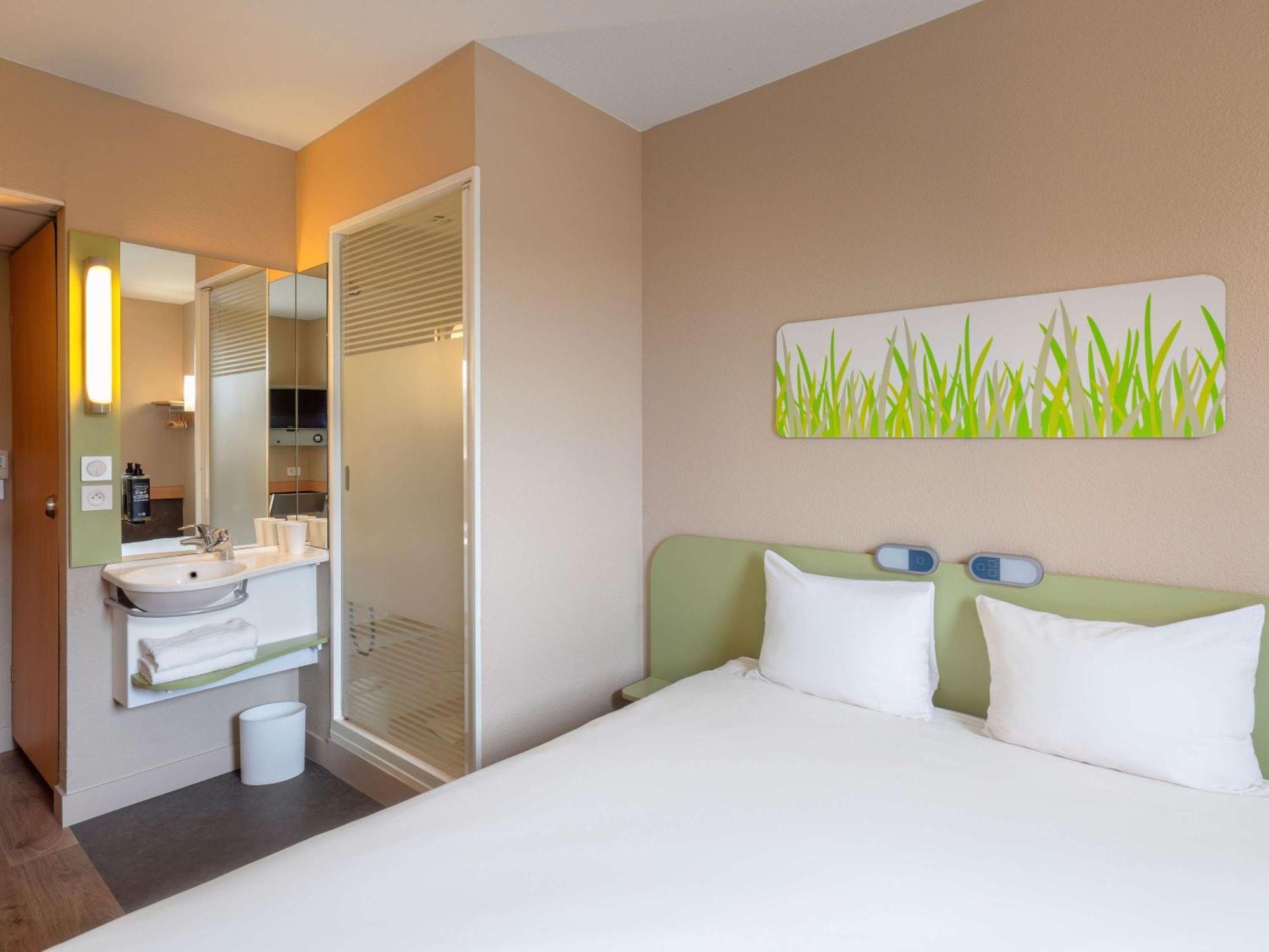 Ibis Budget Manosque Cadarache Exterior photo
