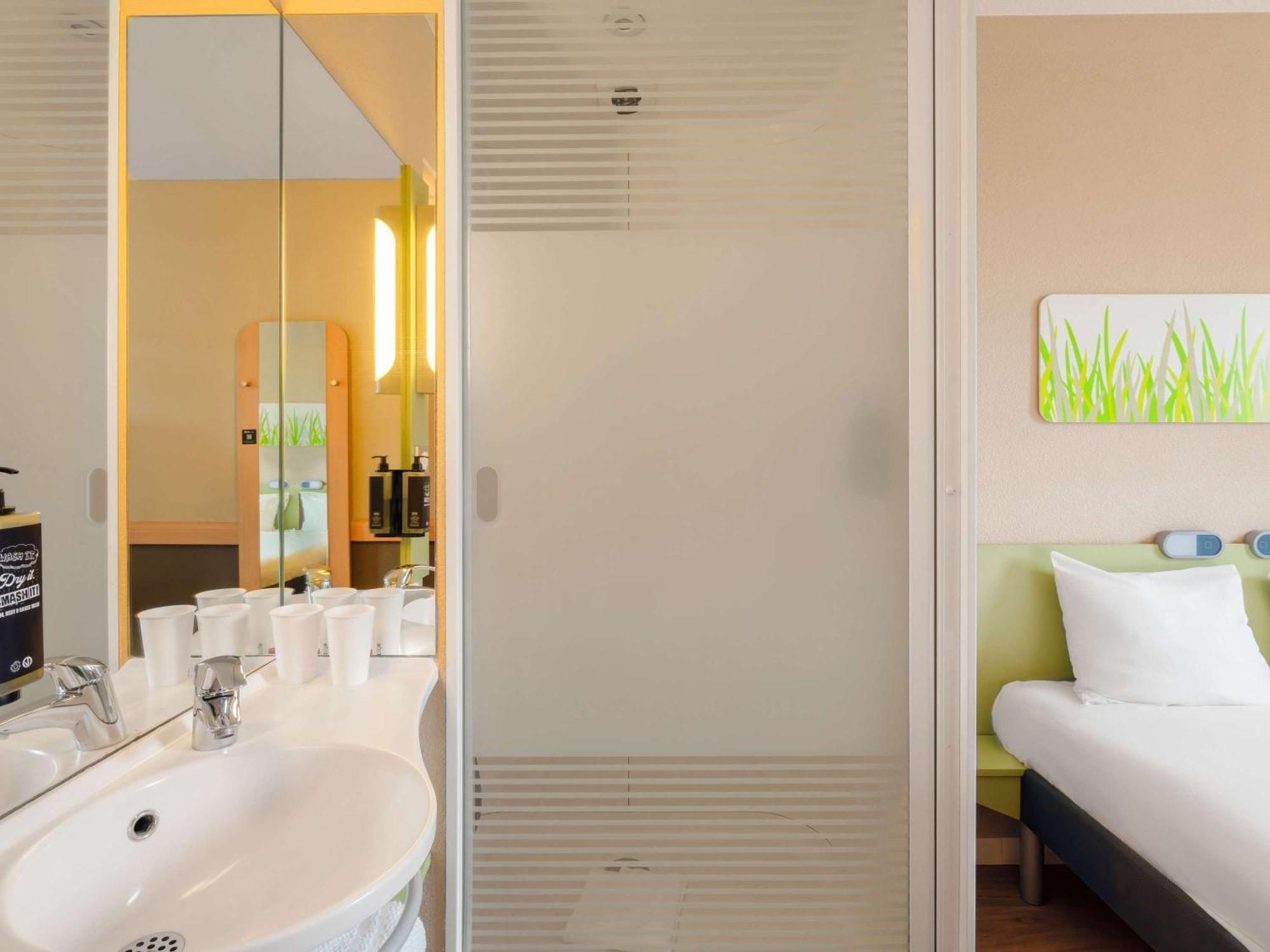 Ibis Budget Manosque Cadarache Exterior photo