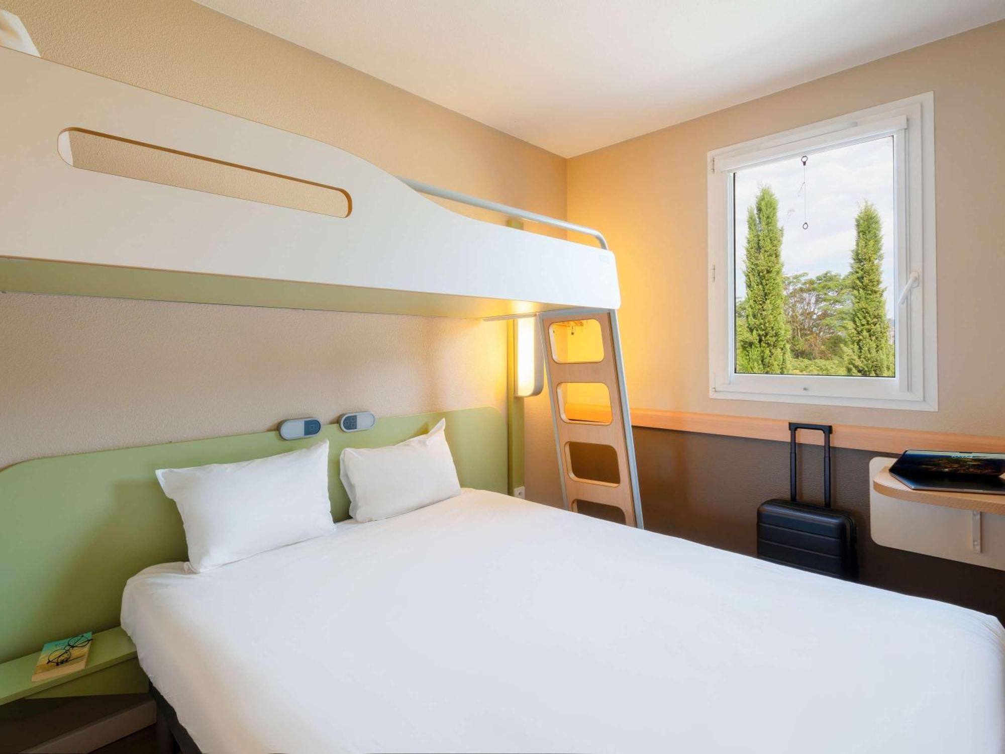 Ibis Budget Manosque Cadarache Exterior photo