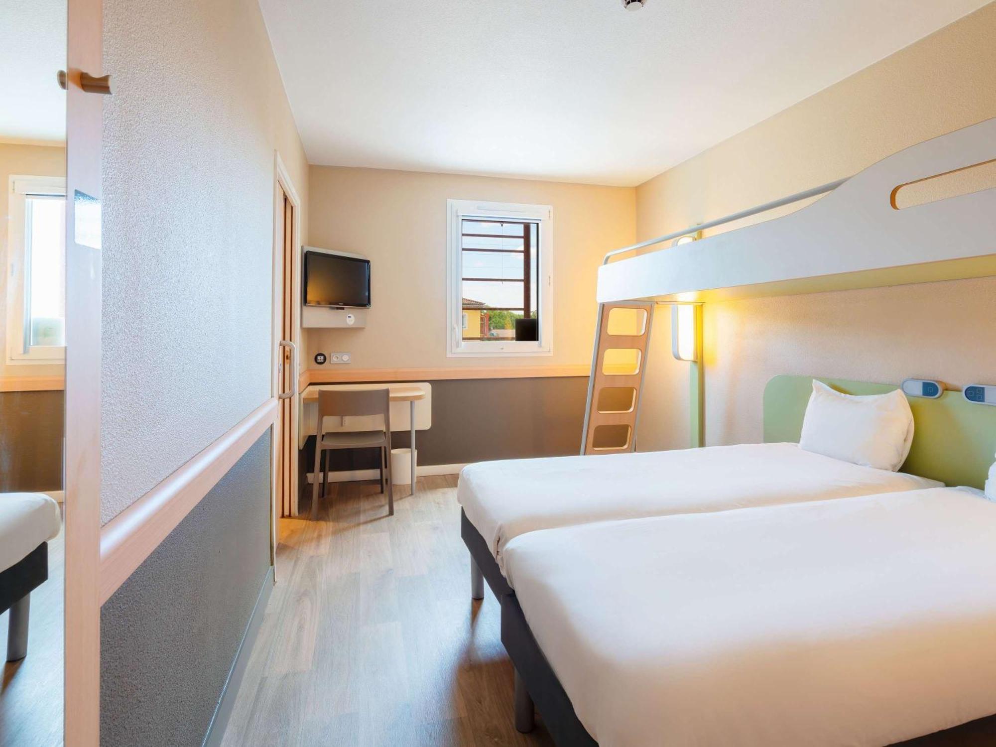 Ibis Budget Manosque Cadarache Exterior photo
