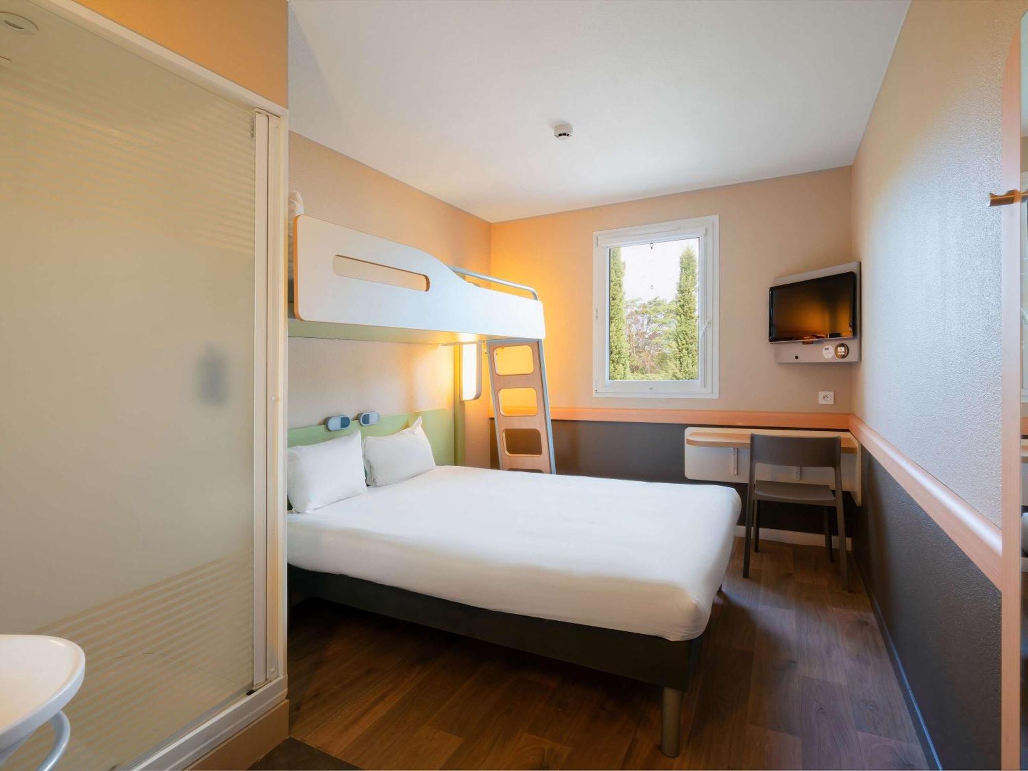 Ibis Budget Manosque Cadarache Exterior photo